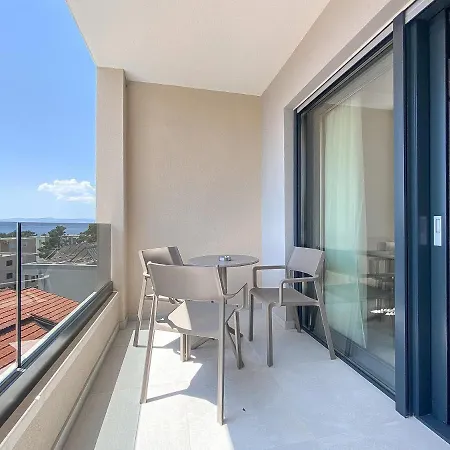 Remaneo Aparthotel 4*