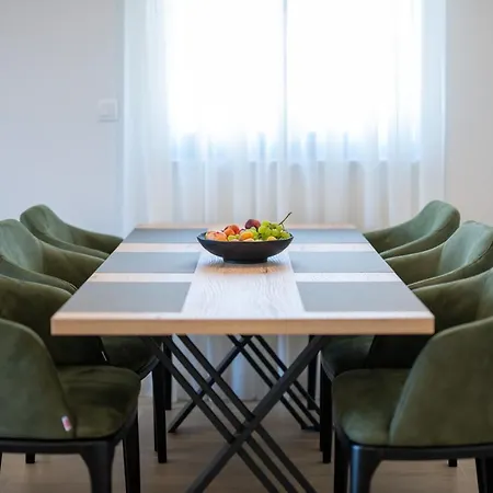 Remaneo Aparthotel 4*