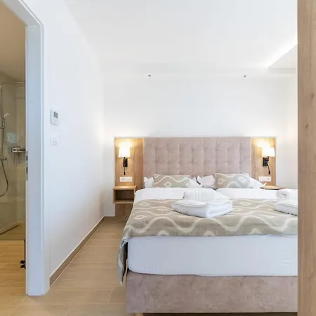 Remaneo Aparthotel 4* プロマイナ