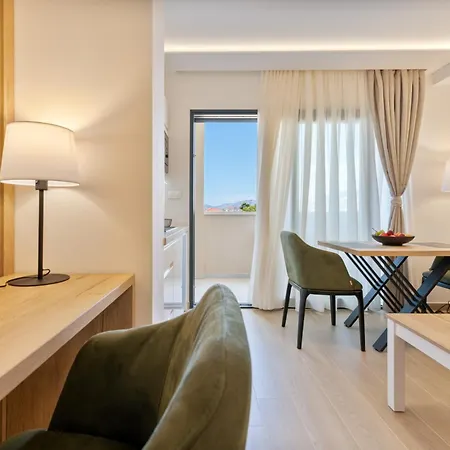 Remaneo アパートホテル 4*