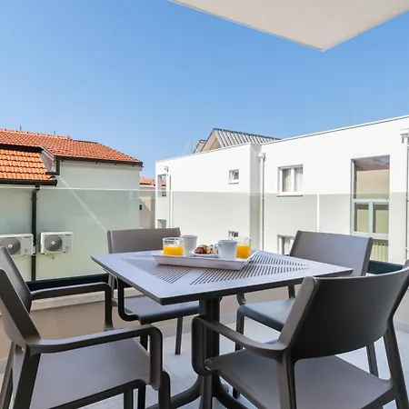 Remaneo アパートホテル